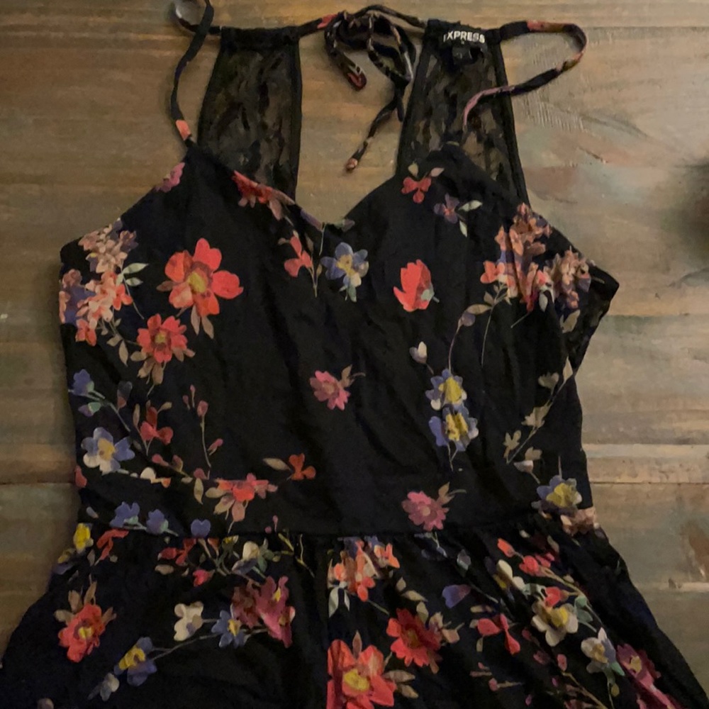 Express mix material romper size small